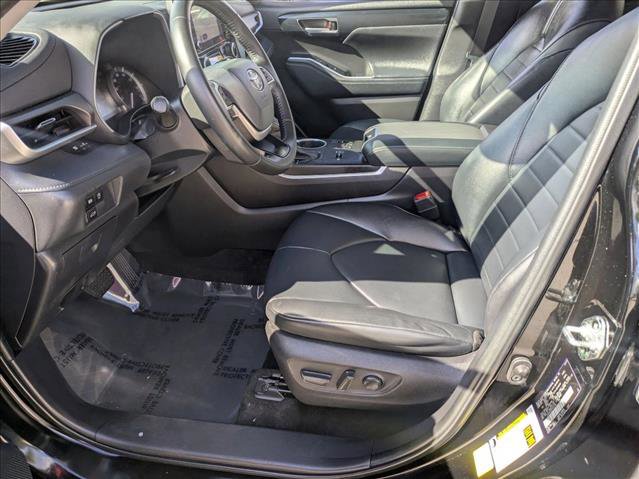 Used 2023 Toyota Highlander XLE image 13