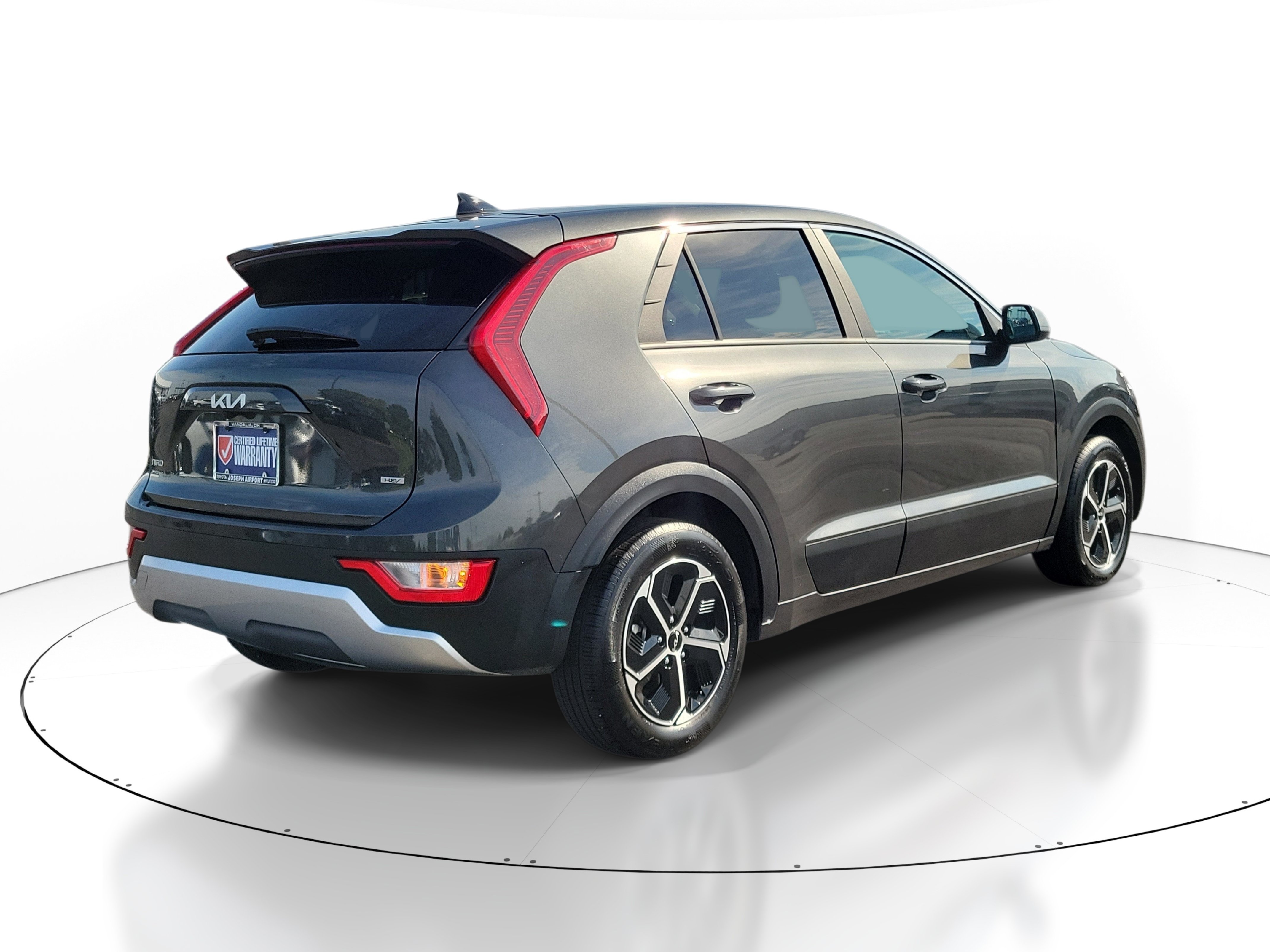 Used 2025 Kia Niro LX FWD image 4