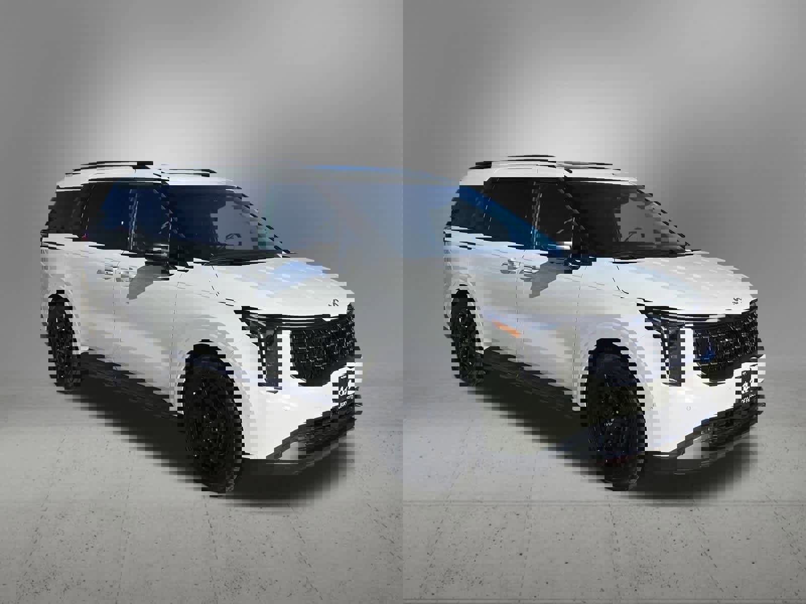 Certified 2025 Kia Carnival SX w/ SX Dark Edition Package image 8