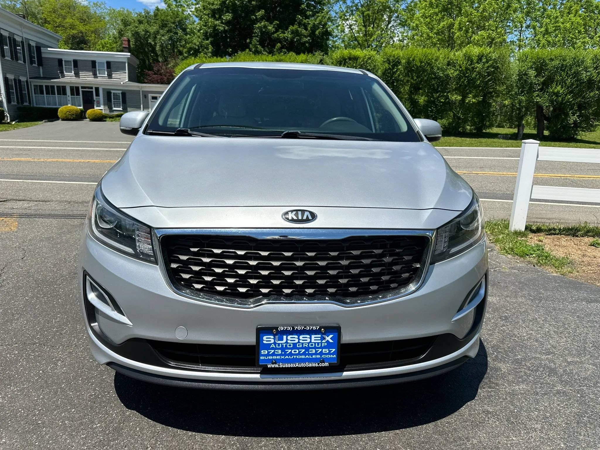 Used 2019 Kia Sedona LX FWD image 2