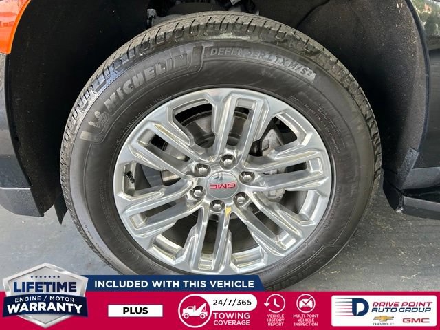 Used 2023 GMC Yukon XL SLT w/ SLT Premium Package AWD/4WD image 12