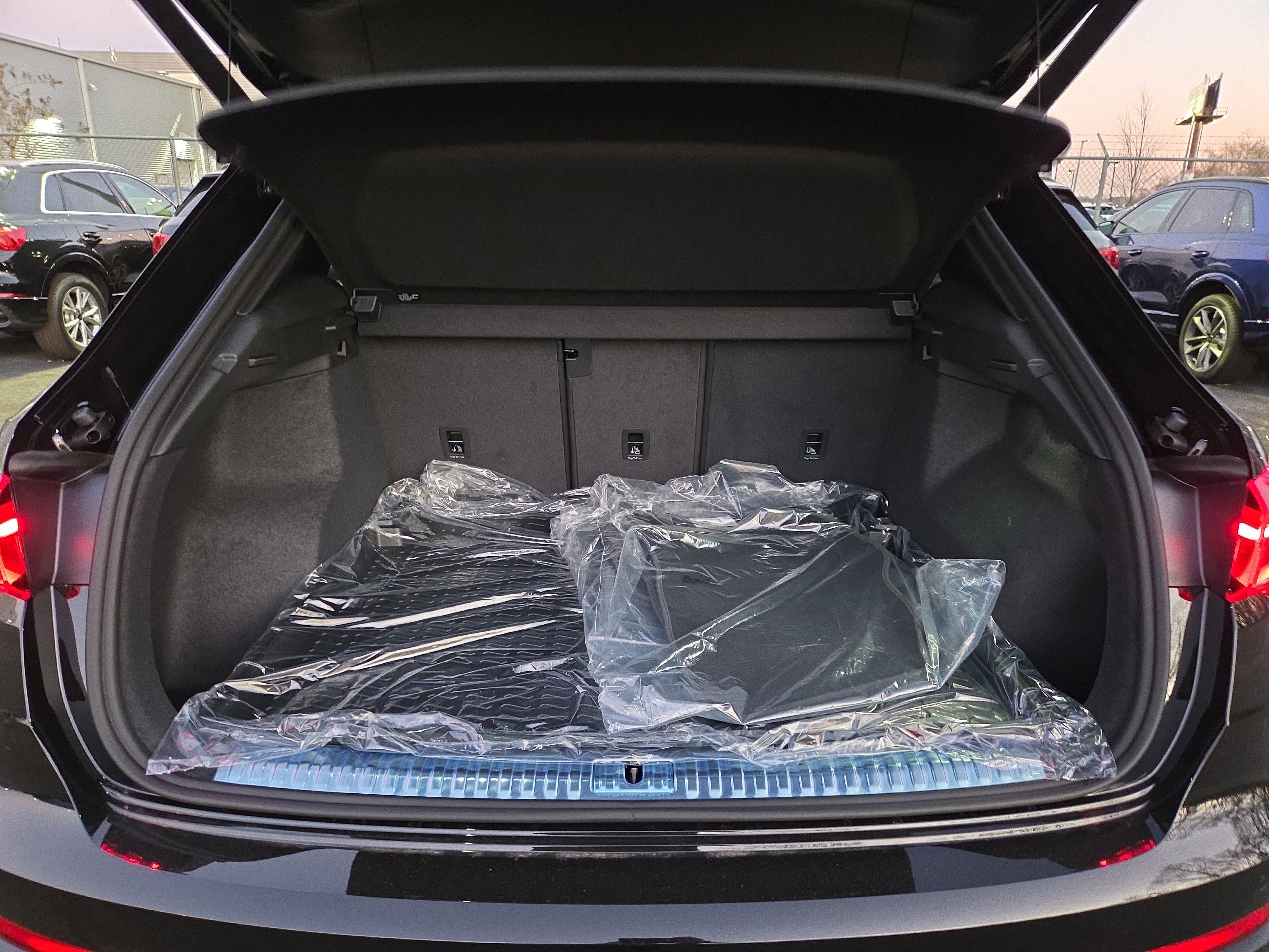 New 2025 Audi Q3 2.0T Premium image 8