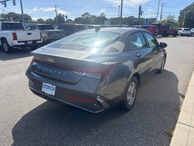 New 2026 Hyundai Elantra SE FWD image 7