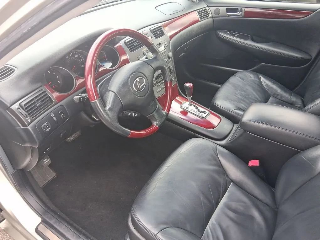 Used 2004 Lexus ES 330 image 9