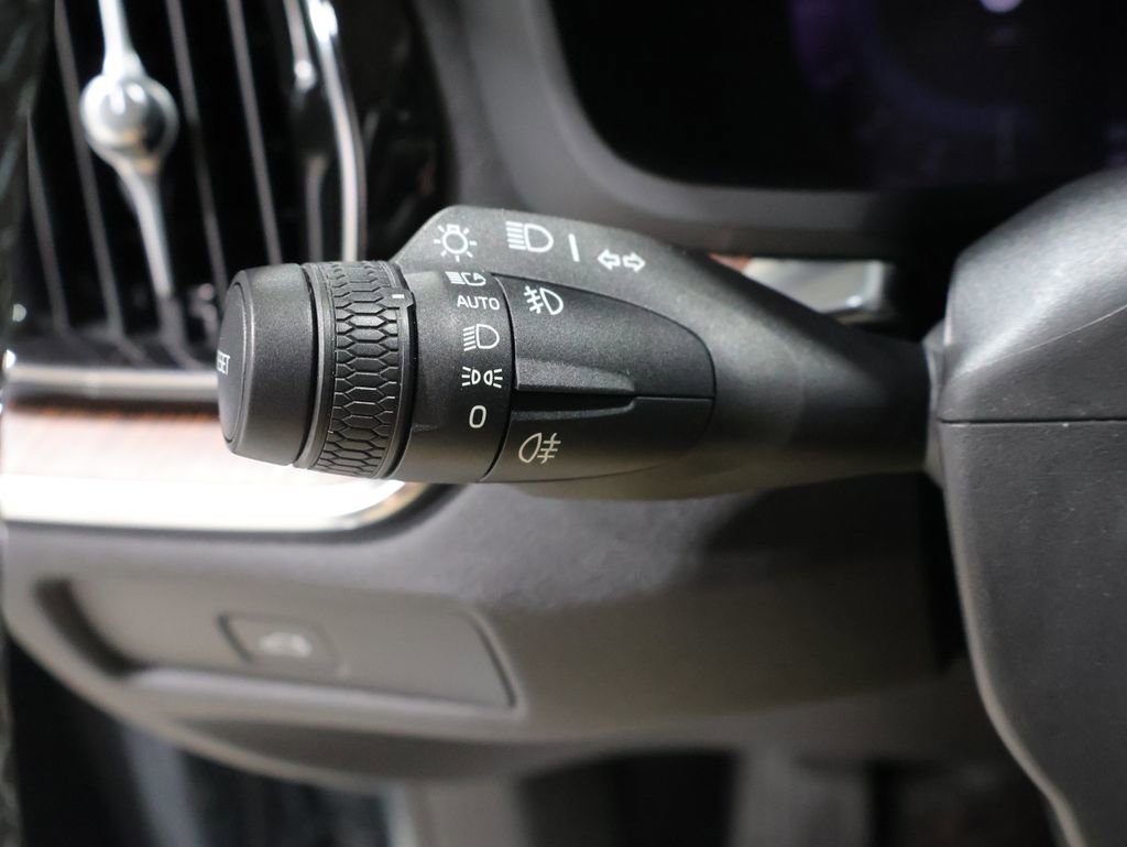 Used 2024 Volvo S60 B5 Plus image 34