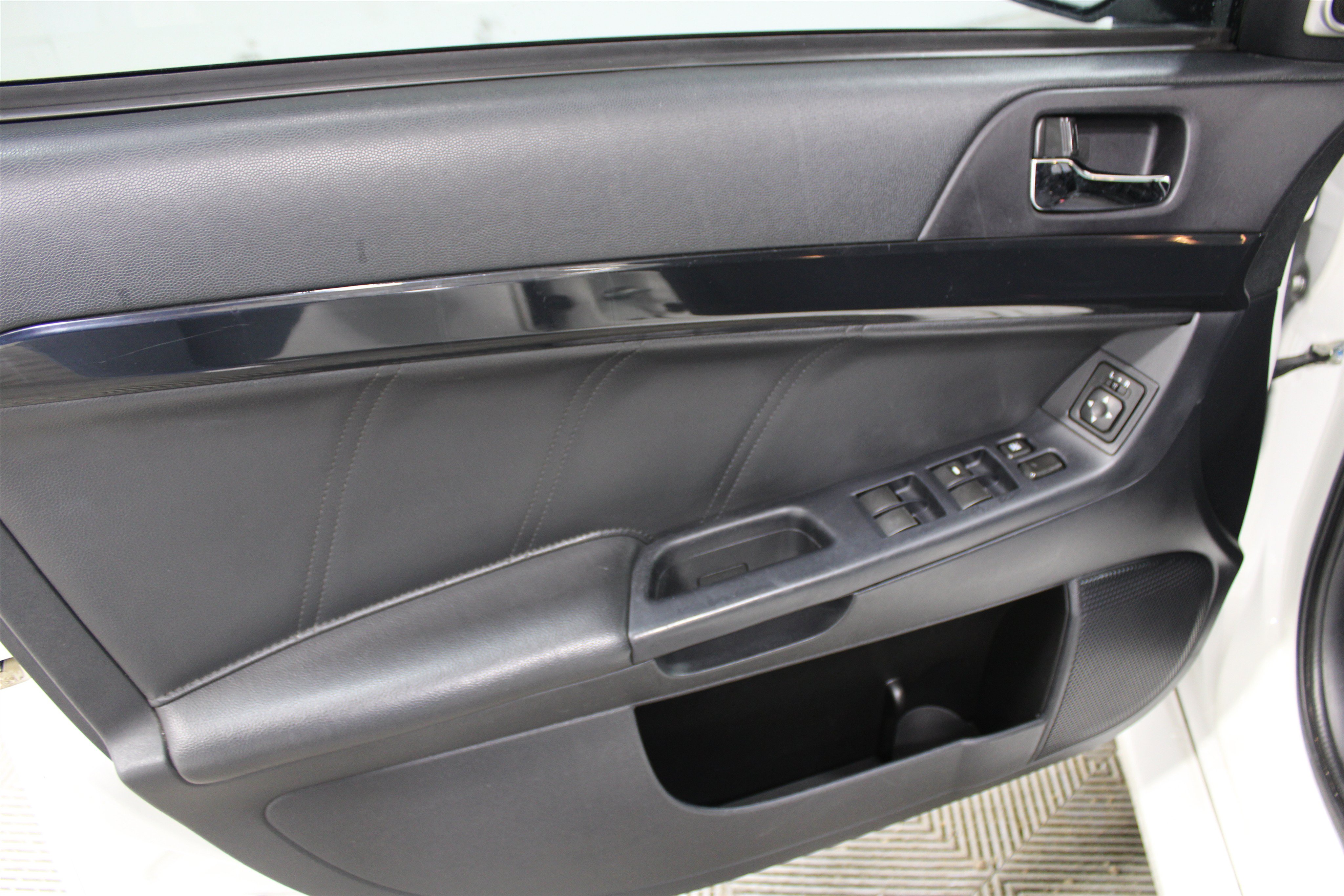 Used 2015 Mitsubishi Lancer Evolution MR AWD/4WD image 6