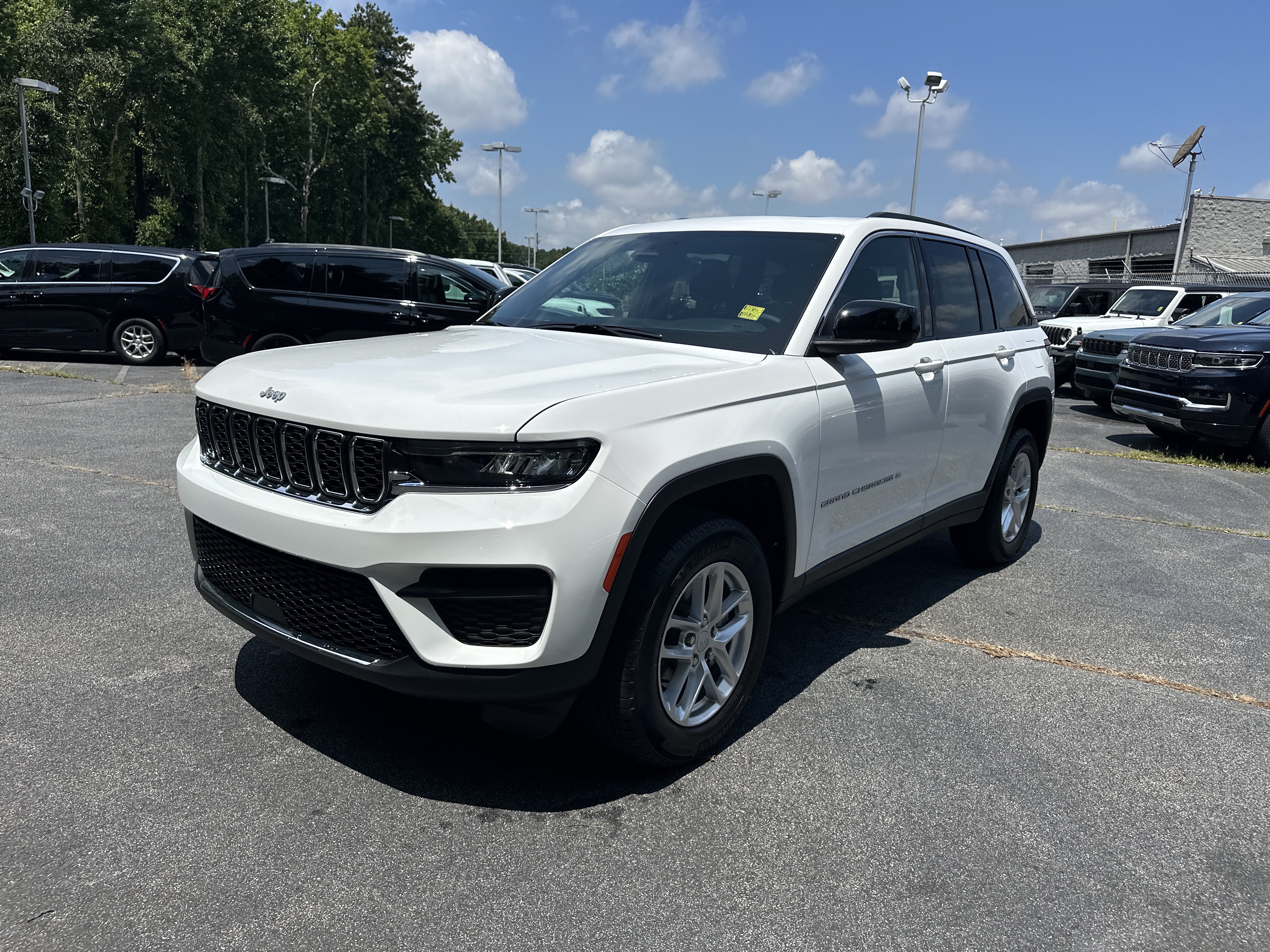 New 2026 Jeep Grand Cherokee Laredo X RWD image 5