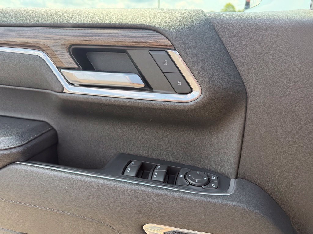 Used 2023 Chevrolet Silverado 1500 LT AWD/4WD image 15