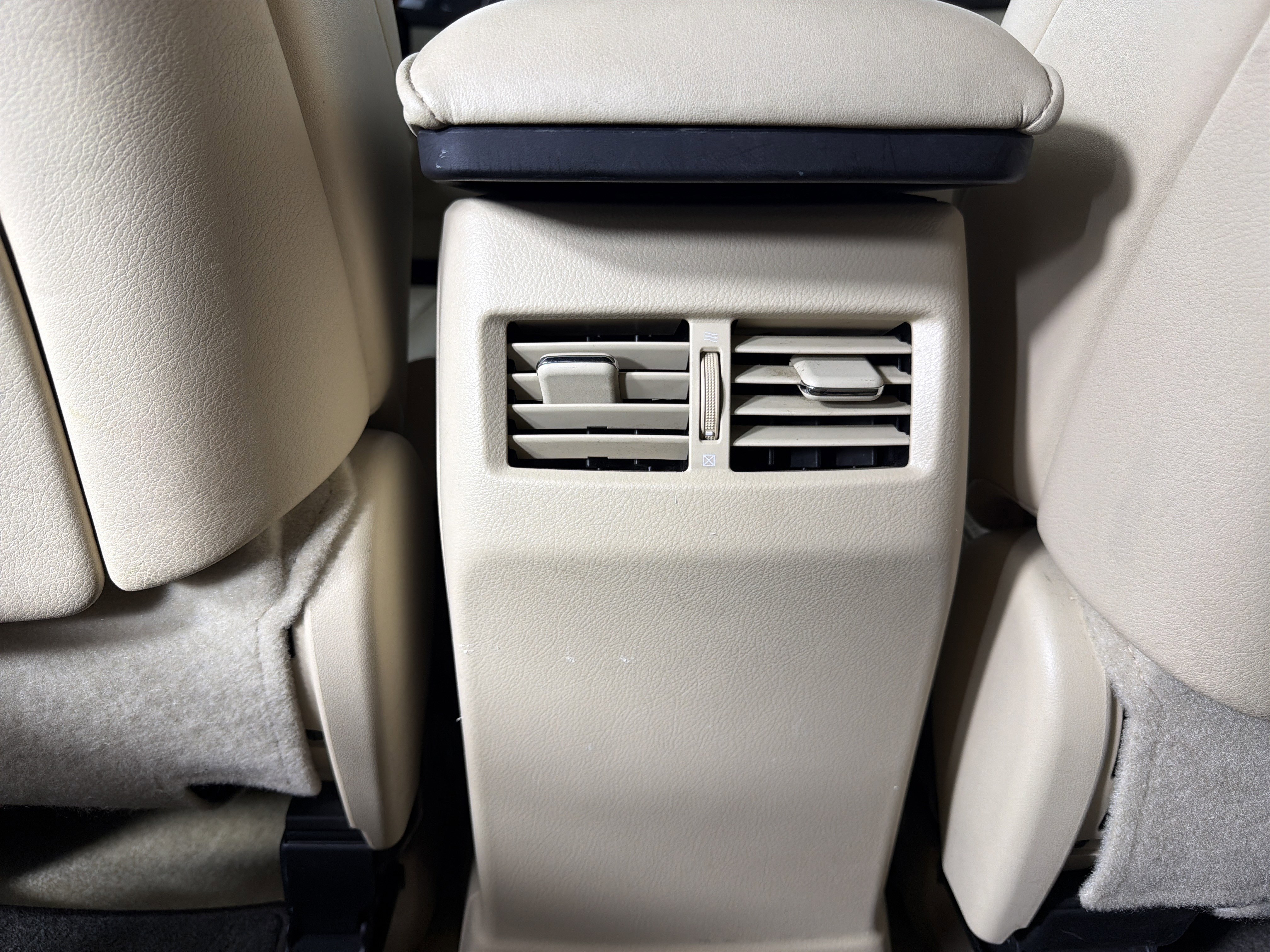 Used 2011 Lexus RX 450h AWD w/ Premium Pkg image 22