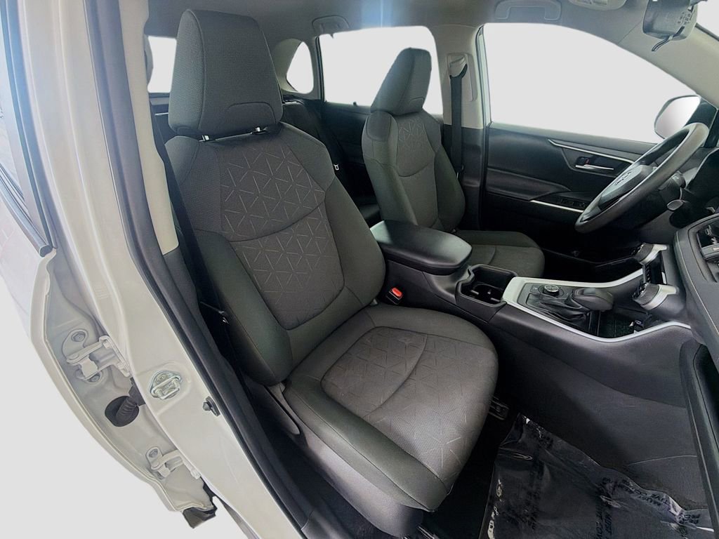 Used 2023 Toyota RAV4 AWD Hybrid image 19