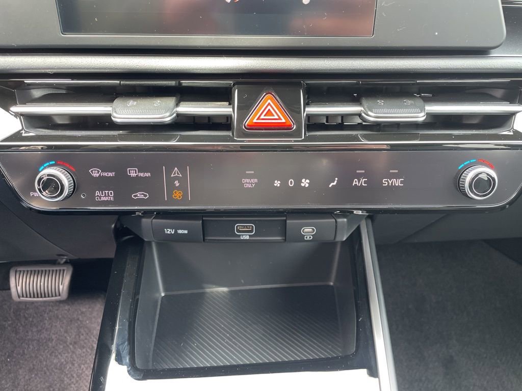 New 2026 Kia Niro LX image 21