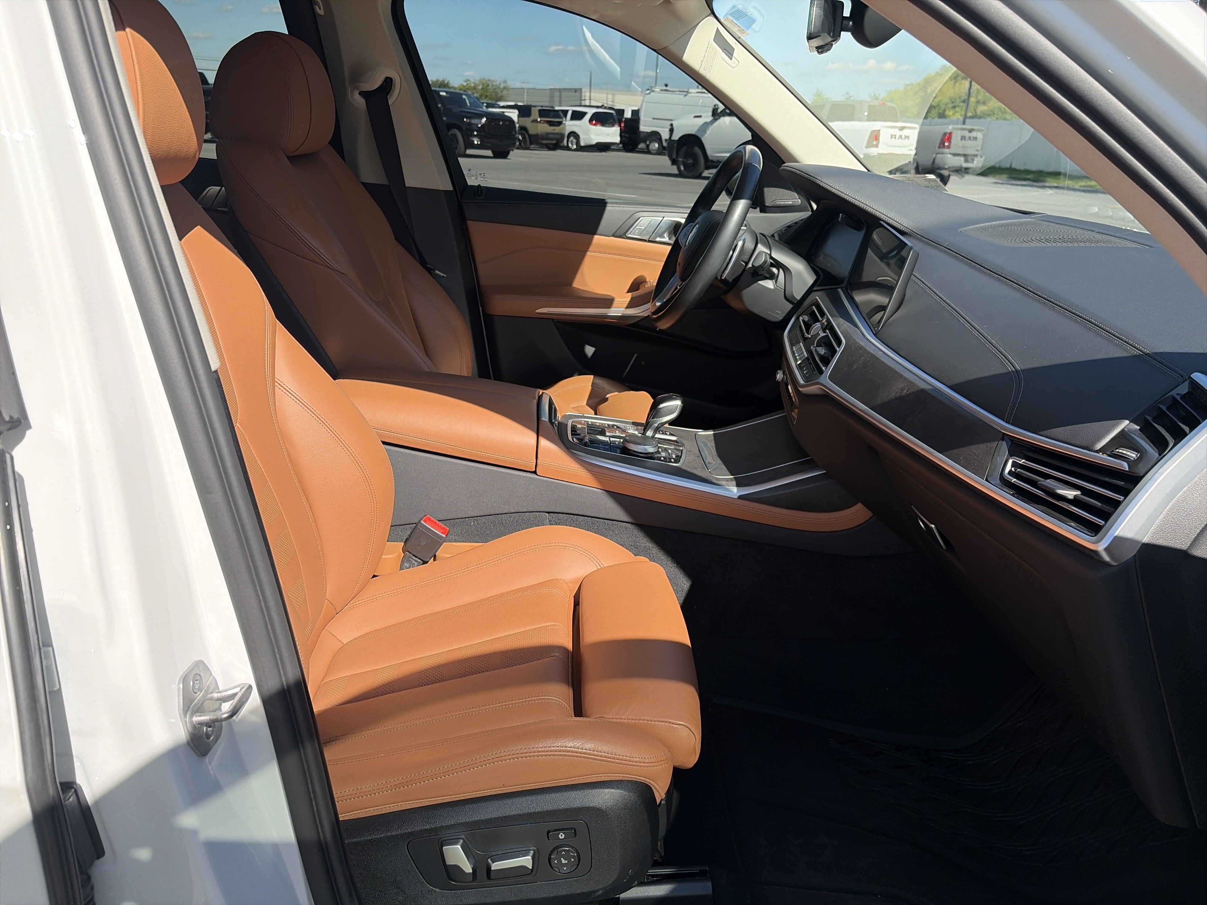 Used 2022 BMW X7 xDrive40i w/ Premium Package AWD/4WD image 49