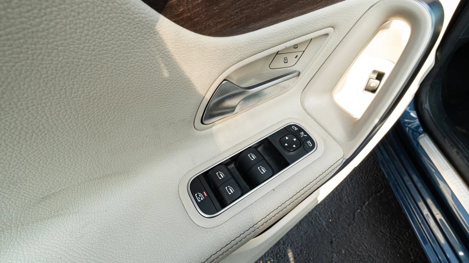 Used 2022 Mercedes-Benz A 220 4MATIC w/ Premium Package Lite image 29