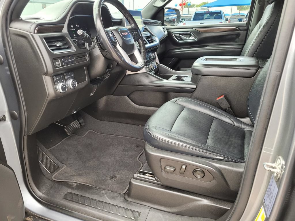 Used 2022 GMC Yukon XL SLE AWD/4WD image 2