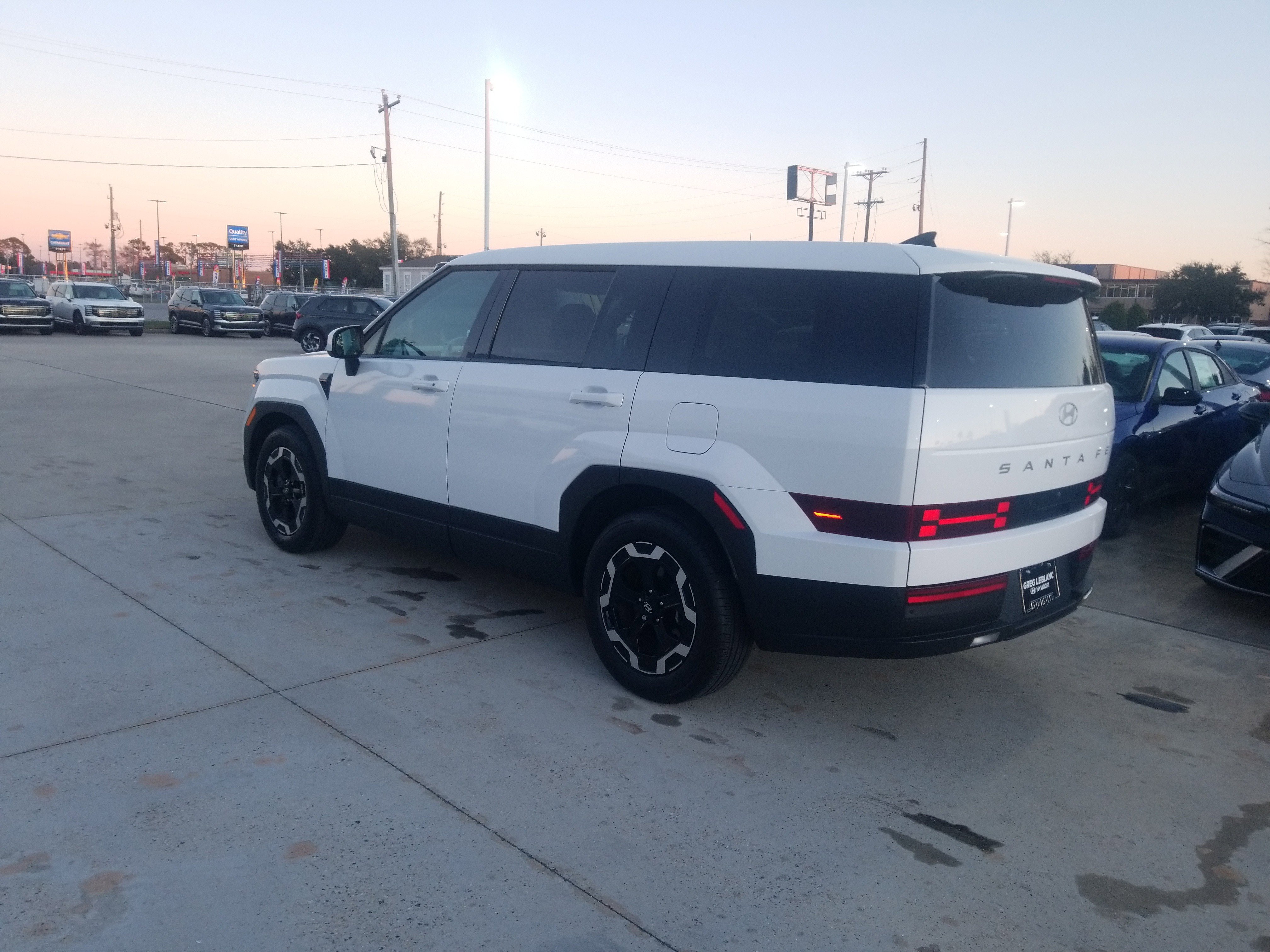 Certified 2025 Hyundai Santa Fe SE image 5