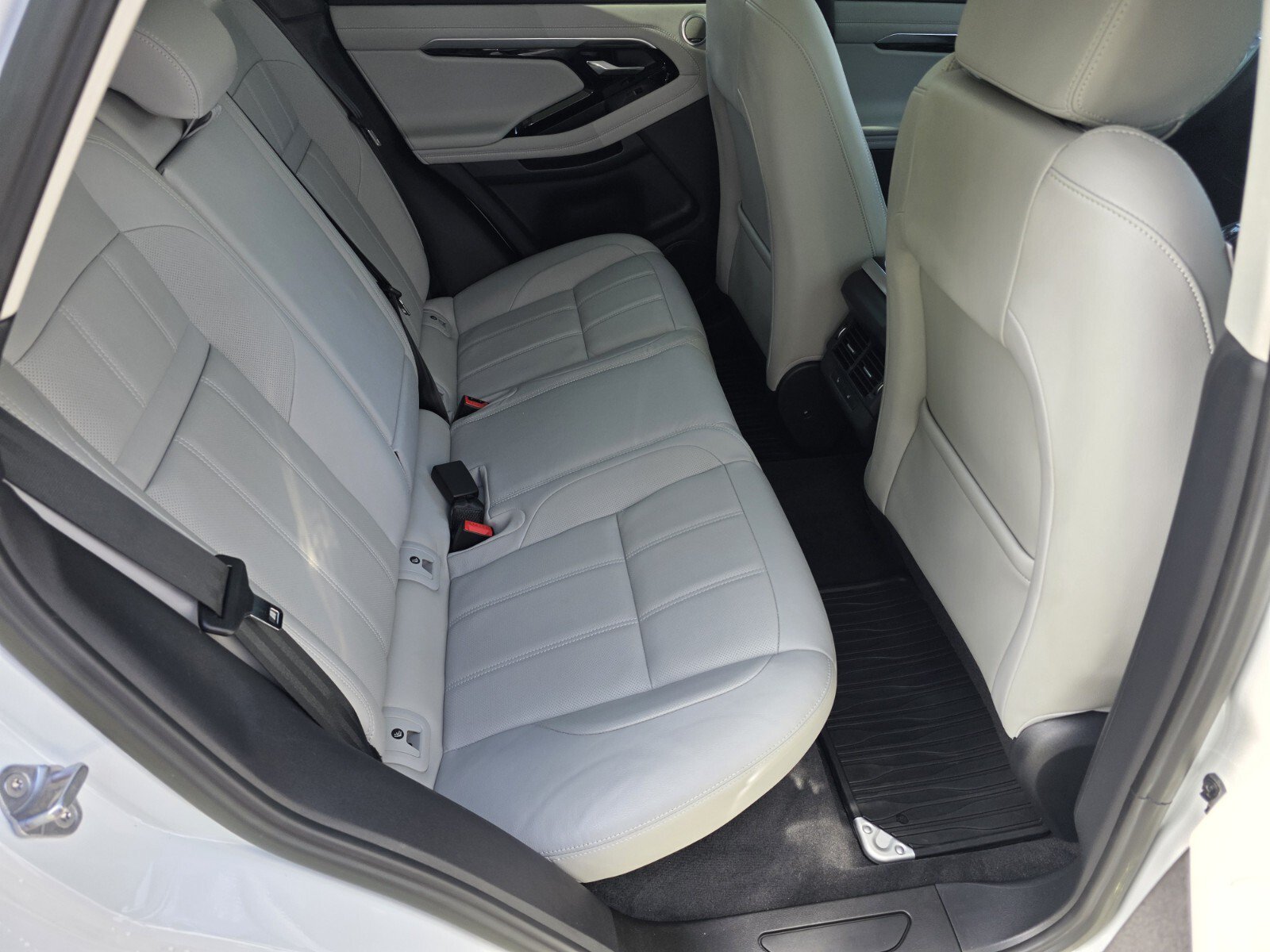 Certified 2023 Land Rover Range Rover Evoque SE AWD/4WD image 5