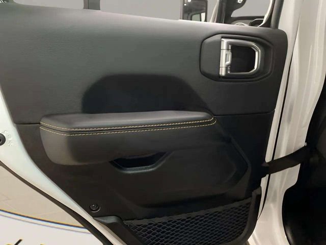 Used 2025 Jeep Wrangler Unlimited Sahara w/ Safety Group image 91