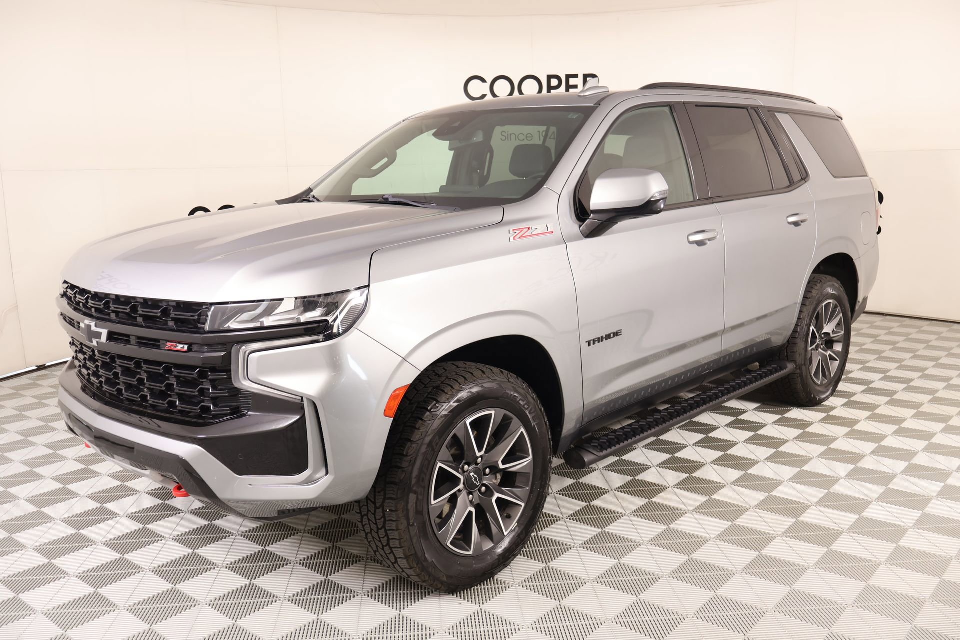 Used 2023 Chevrolet Tahoe Z71 w/ Luxury Package AWD/4WD image 10