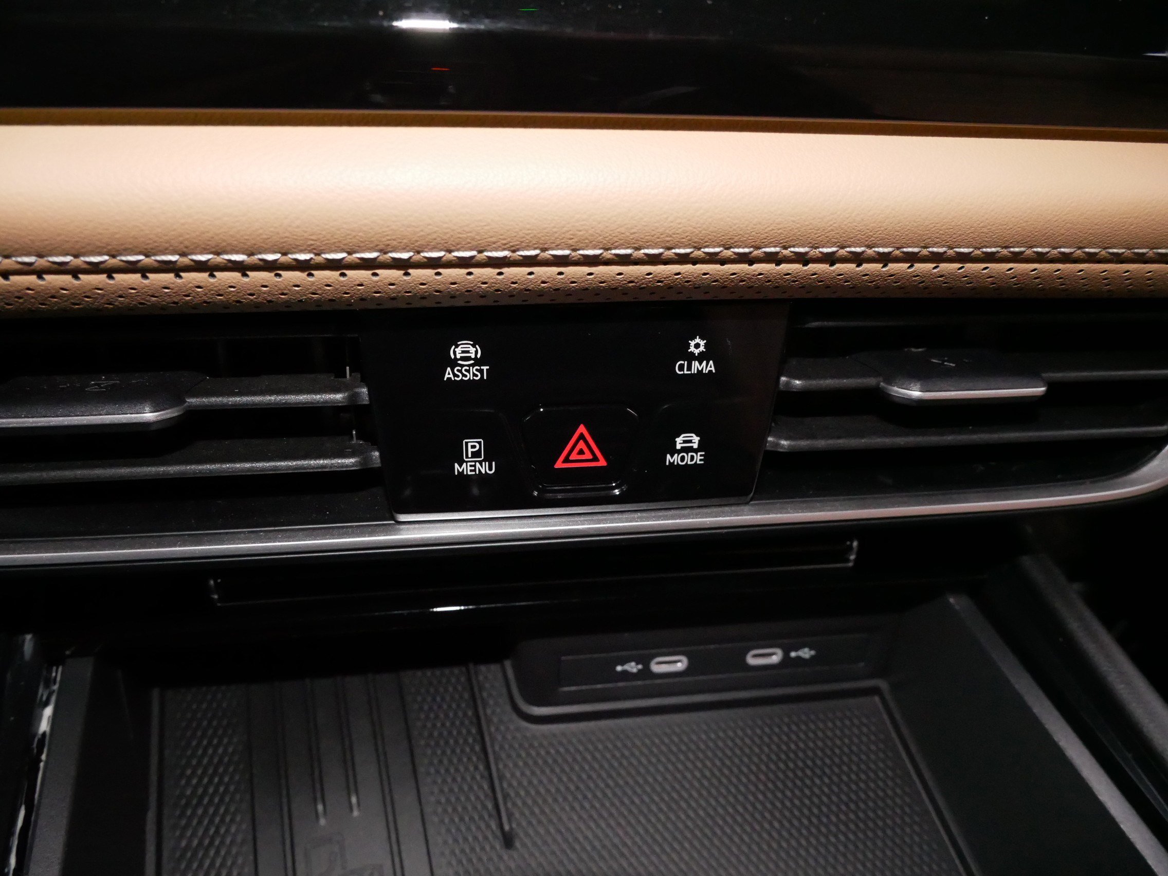 Certified 2025 Volkswagen Atlas Cross Sport SEL R-Line image 25