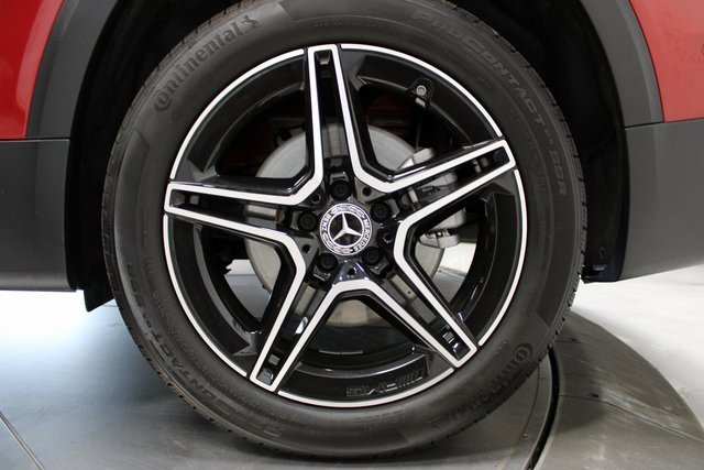 Used 2024 Mercedes-Benz GLB 250 4MATIC image 34