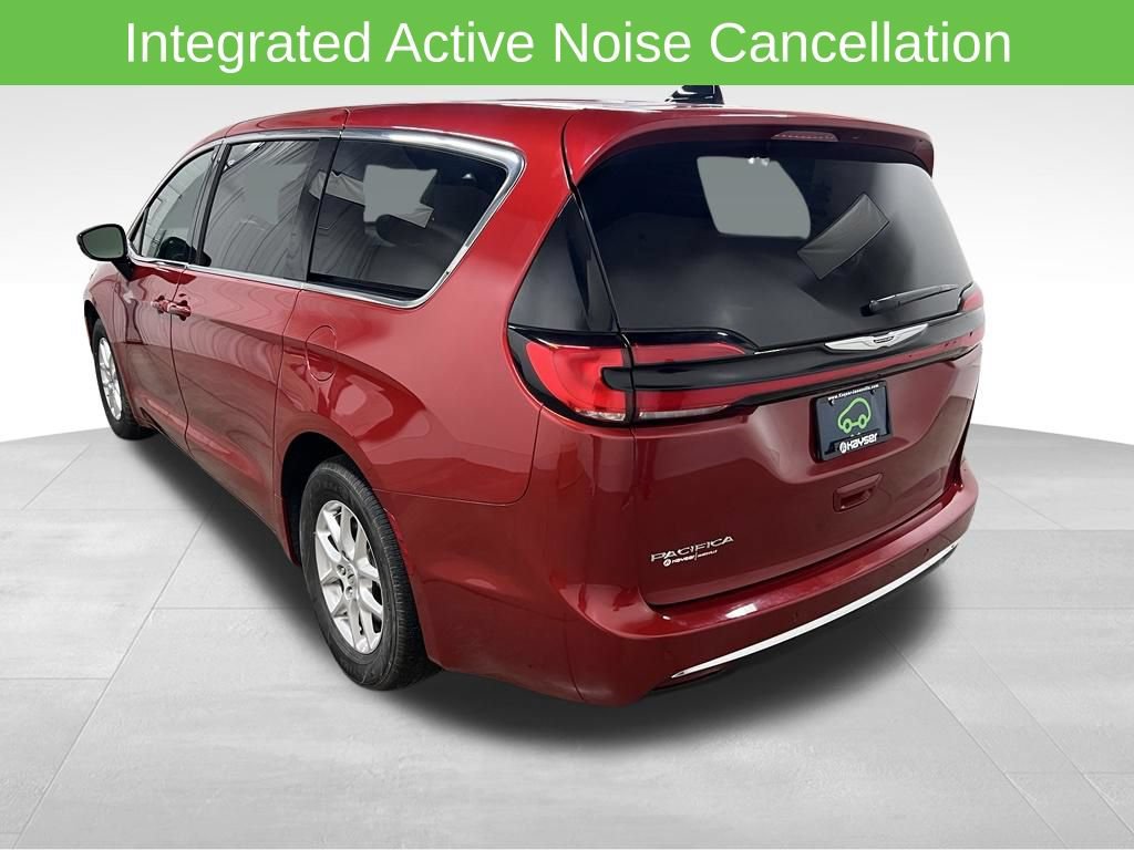 Used 2025 Chrysler Pacifica Select FWD image 7