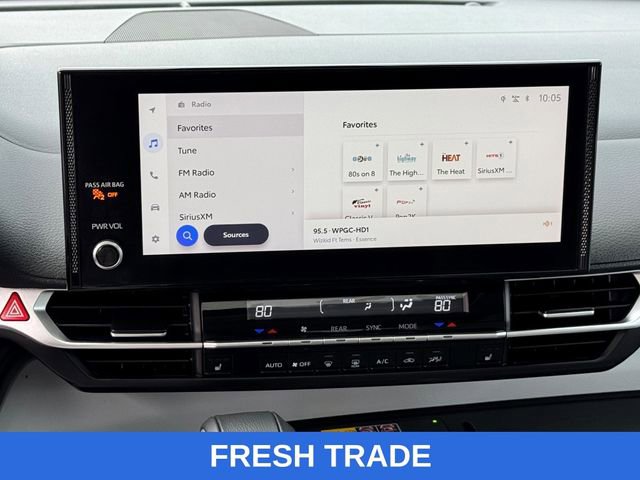 Used 2025 Toyota Sienna XLE image 21