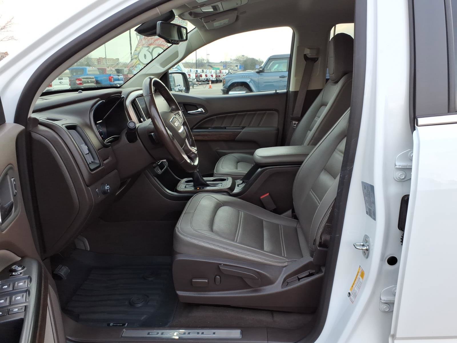 Used 2022 GMC Canyon Denali image 12