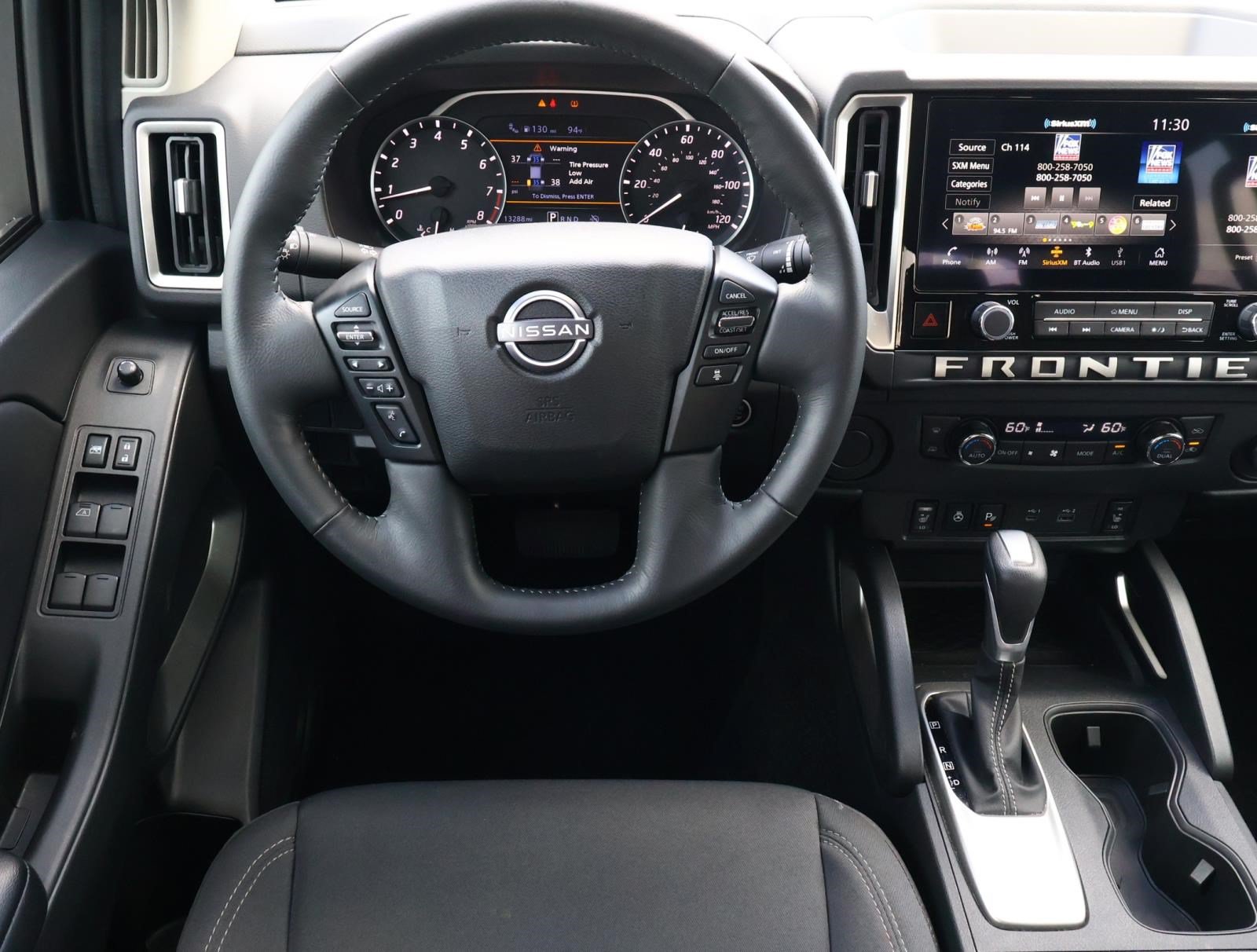 Used 2025 Nissan Frontier SV w/ SV Convenience Package RWD image 11