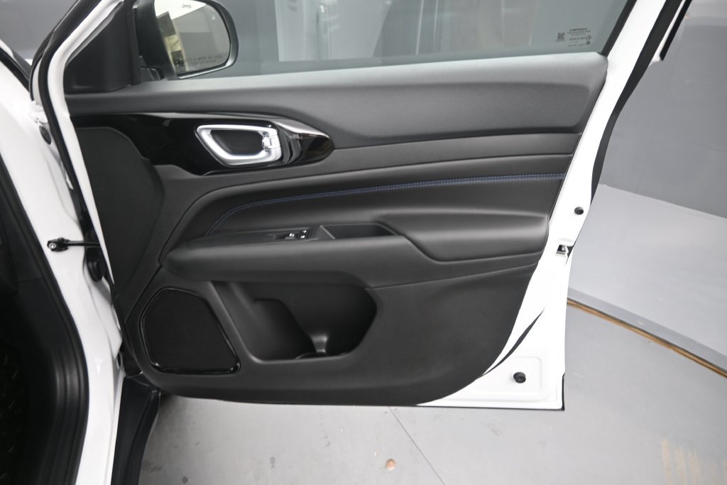 New 2027 Jeep Compass Limited AWD/4WD image 12