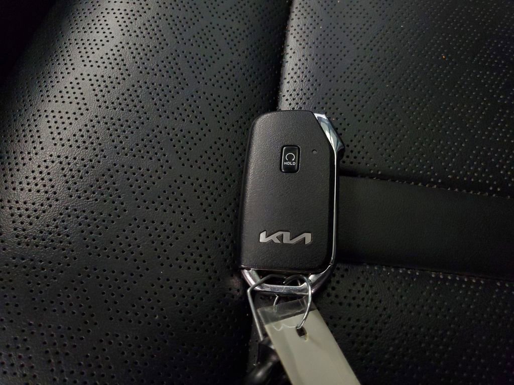 Used 2023 Kia Sorento SX image 28