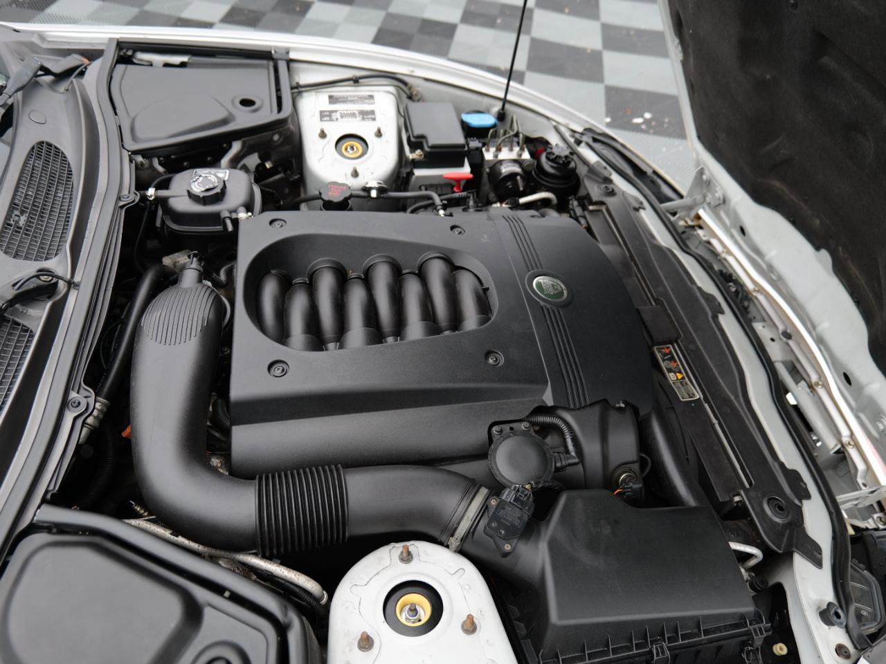 Used 2004 Jaguar XK8 Coupe image 51