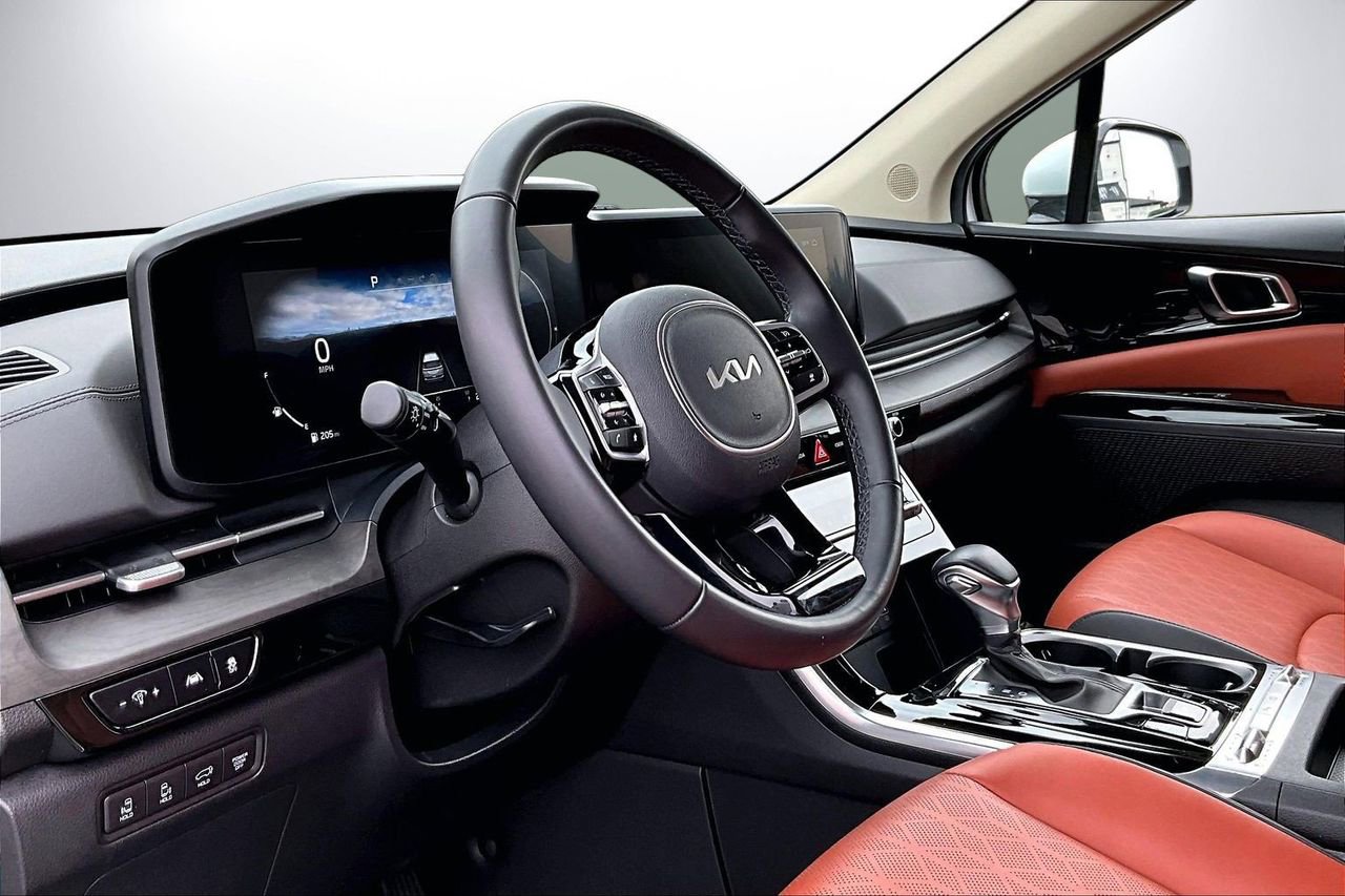 Used 2024 Kia Carnival SX image 19