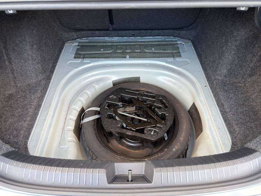 Used 2024 Volkswagen Jetta SE FWD image 39