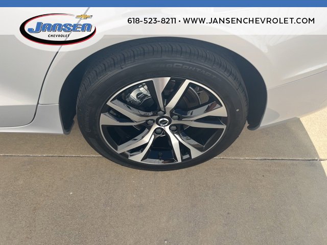 Used 2025 Volvo S60 B5 Core image 9