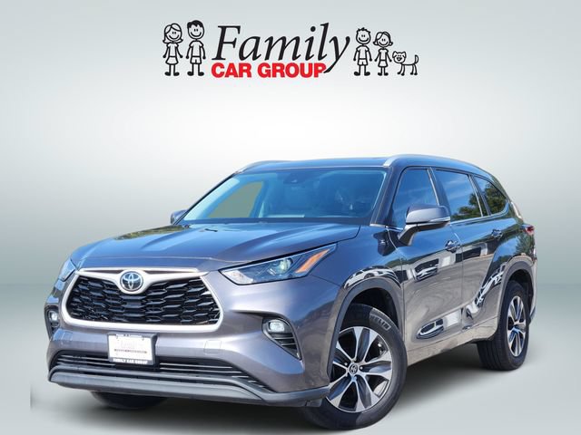 Used 2023 Toyota Highlander XLE FWD video 1