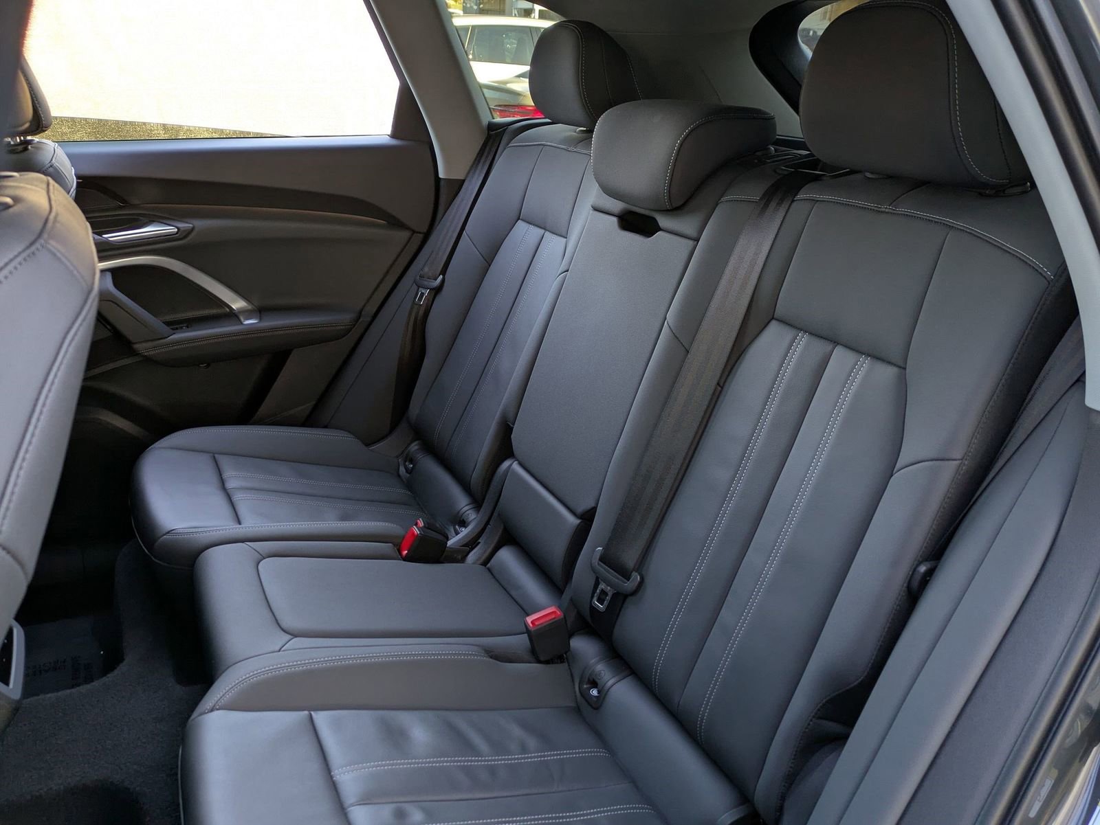 Used 2025 Audi Q5 Premium w/ Convenience Package image 30