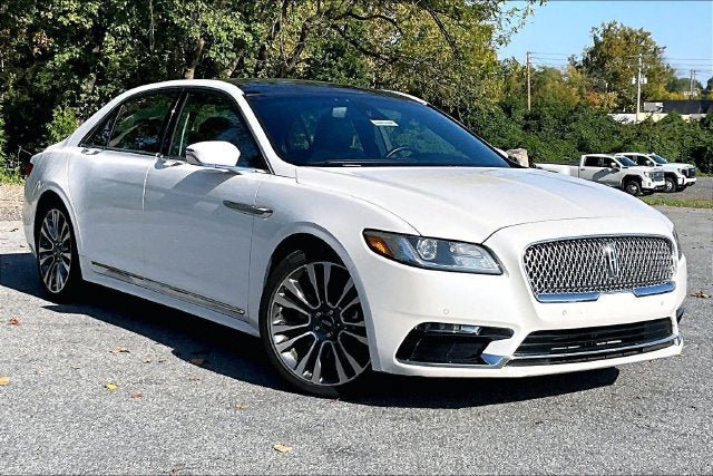 Used 2017 Lincoln Continental Reserve w/ Climate Package AWD/4WD image 2