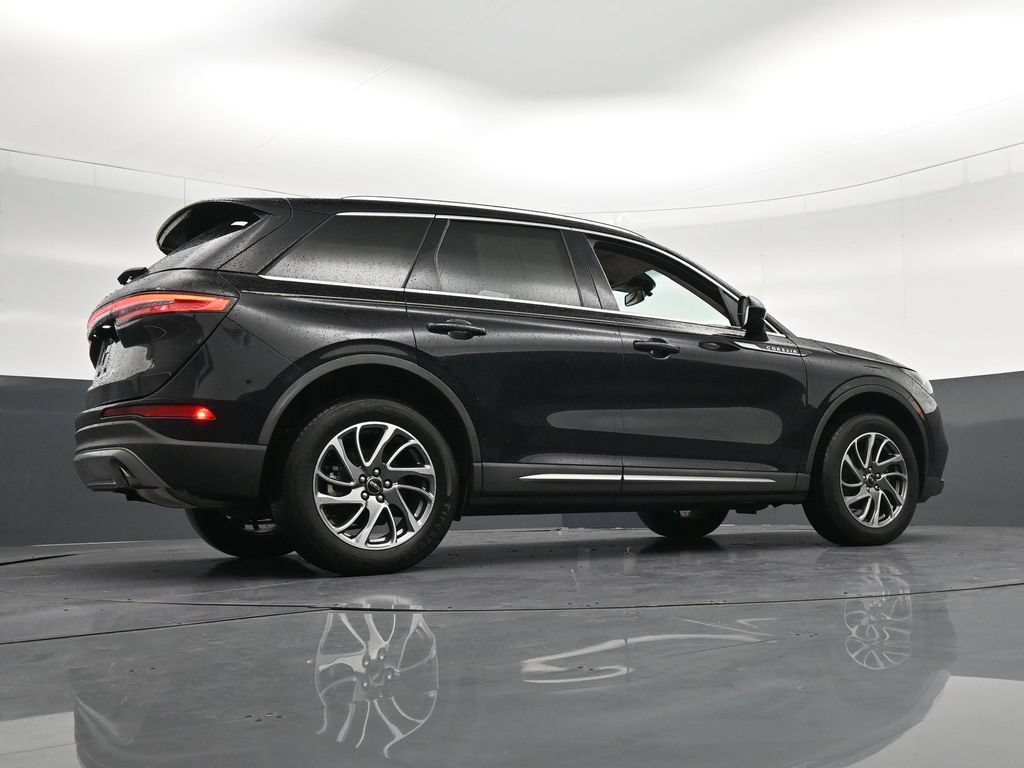 Used 2021 Lincoln Corsair AWD w/ Equipment Group 101A image 29