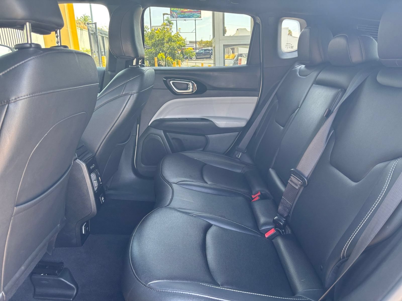Used 2025 Jeep Compass Limited AWD/4WD image 26