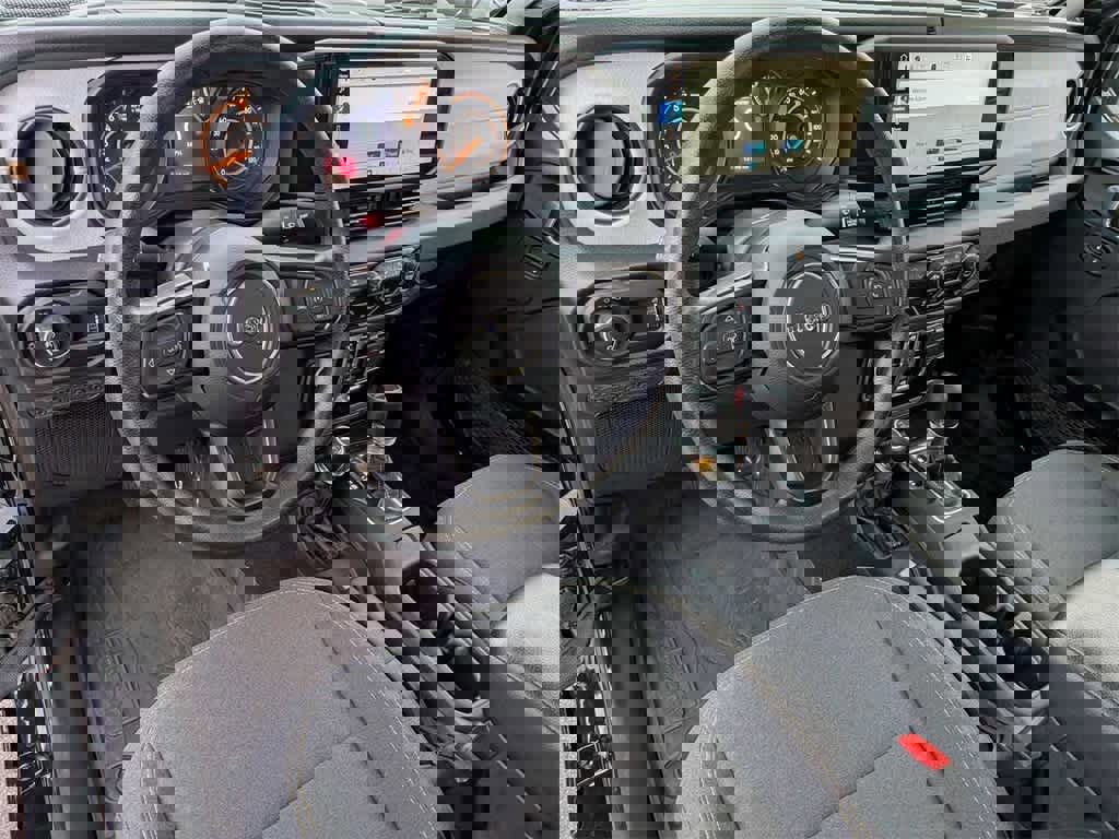 Used 2024 Jeep Gladiator Sport image 2