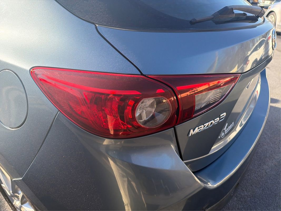 Used 2014 MAZDA MAZDA3 i Grand Touring image 38