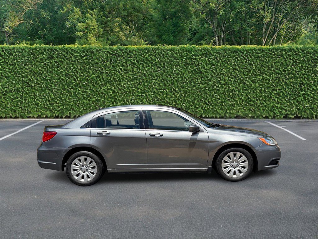 Used 2013 Chrysler 200 LX FWD image 2