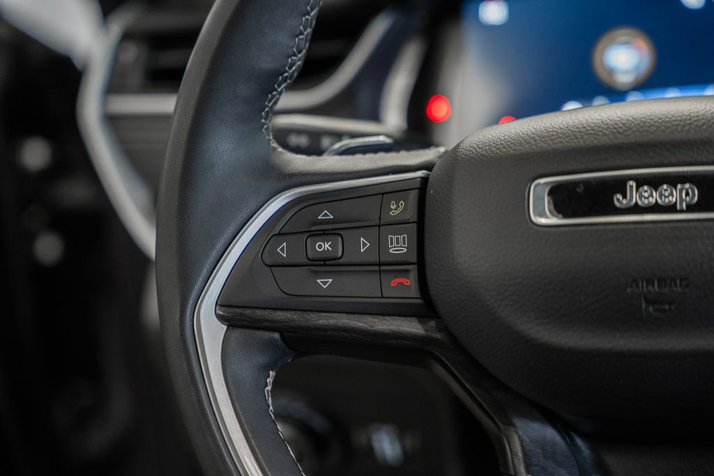 Used 2024 Jeep Grand Cherokee L Limited w/ Luxury Tech Group II image 36