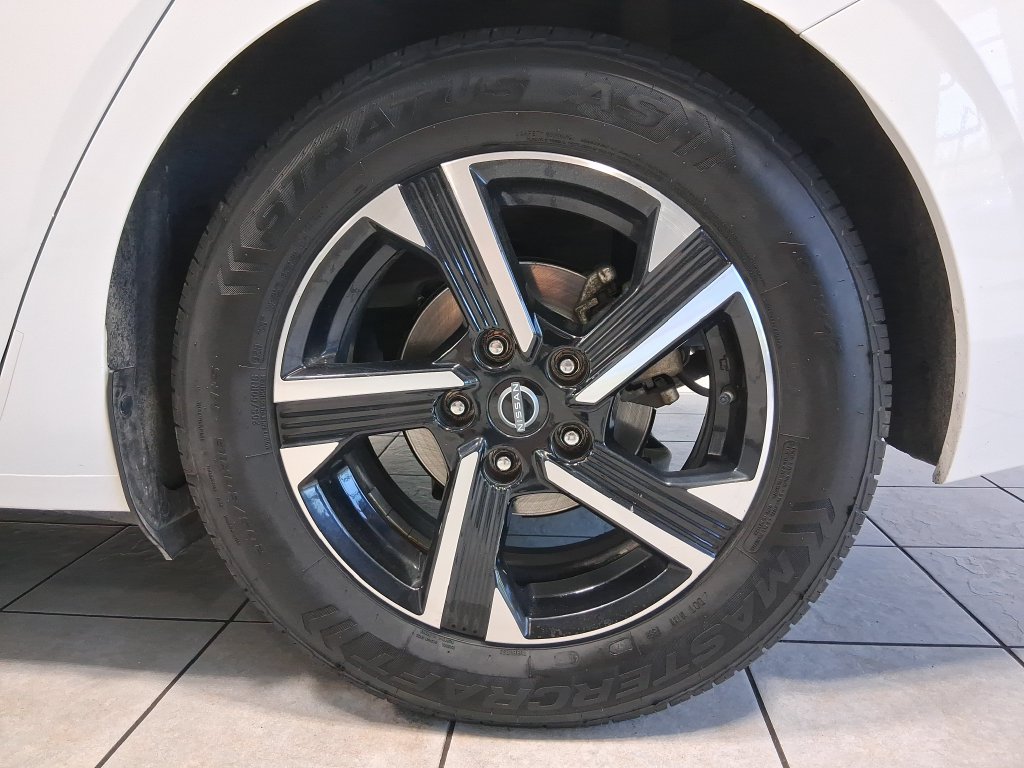 Used 2024 Nissan Sentra SV FWD image 44