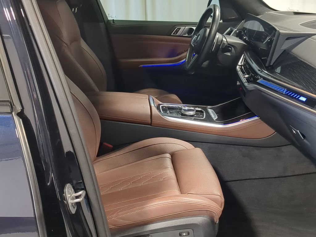Used 2024 BMW X5 M60i AWD/4WD image 27