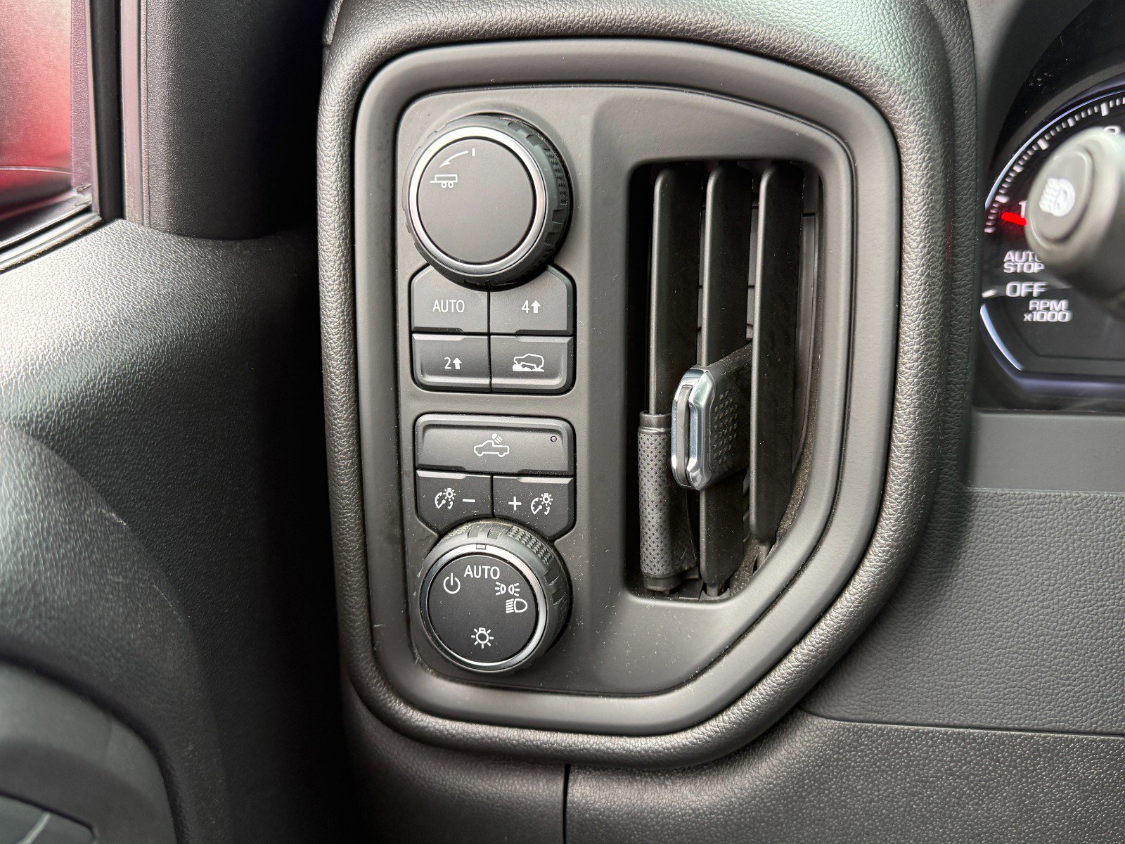 Used 2023 Chevrolet Silverado 1500 Custom AWD/4WD image 27