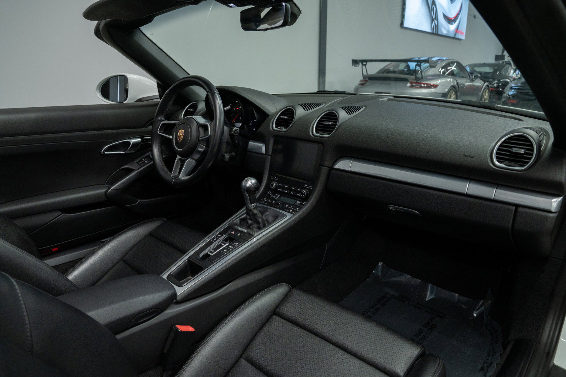 Used 2017 Porsche 718 Boxster image 13