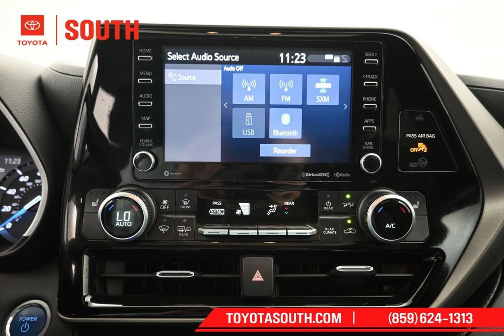 Used 2021 Toyota Highlander XLE AWD/4WD image 15
