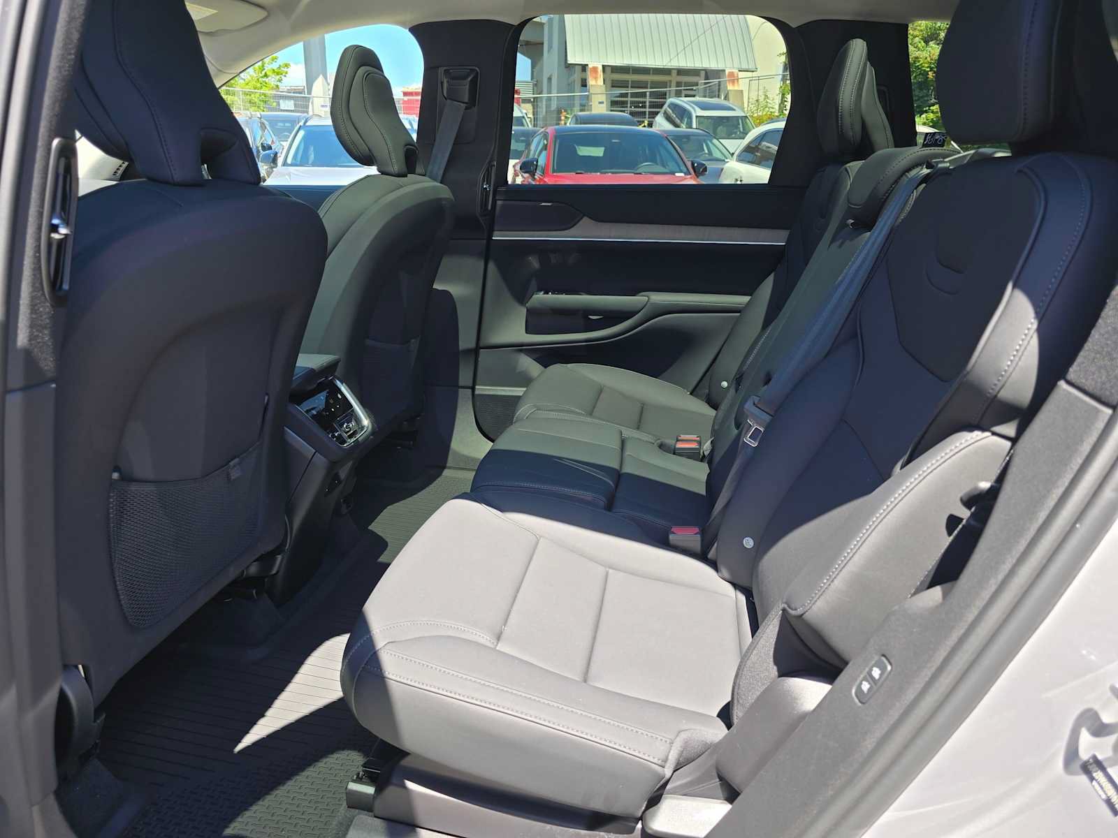Used 2025 Volvo EX90 Plus AWD/4WD image 15