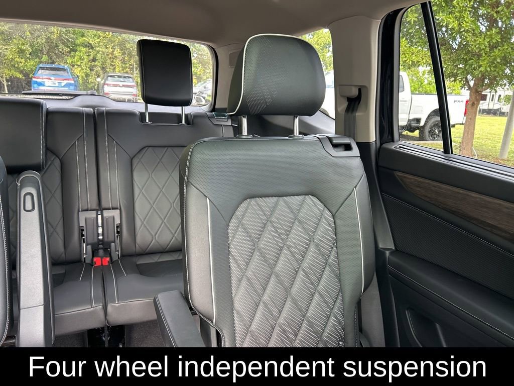 Used 2025 Volkswagen Atlas SEL Premium R-Line image 13